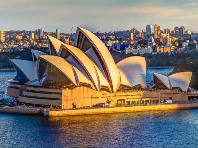 Travel info about the Sydney Opera House in Australia