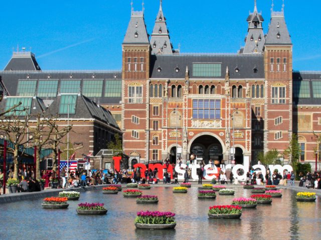 Travel info for Rijksmuseum Amsterdam