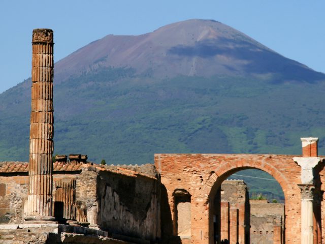 Travel info for visiting the Ruins of Pompeii in Italy