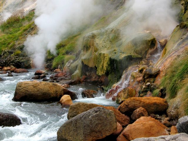 Travel info for visiting the Valley of Geysers in Russia