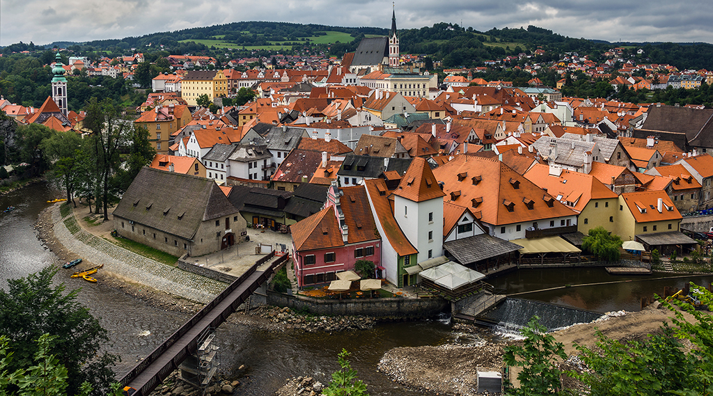 Overview of the charming Czech town of Český Krumlov